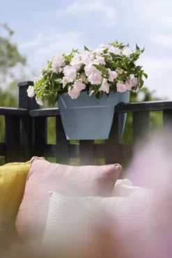 Elho Plantenbak Vibia Campana Flower Bridge 40cm Blauw -KeramiekHuisNederland elho plantenbak vibia campana flower bridge 40cm blauw 534x800 620e3d2658489 l